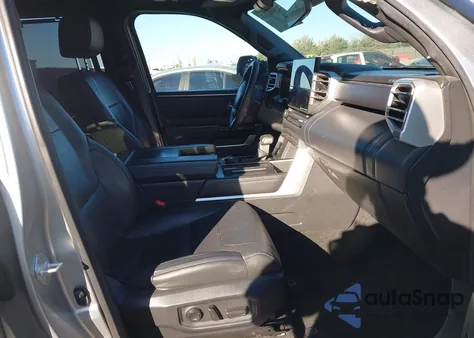 2023 Toyota Tundra Platinum z USA, uszkodzony, nr VIN 5TFNA5DB0PX091431